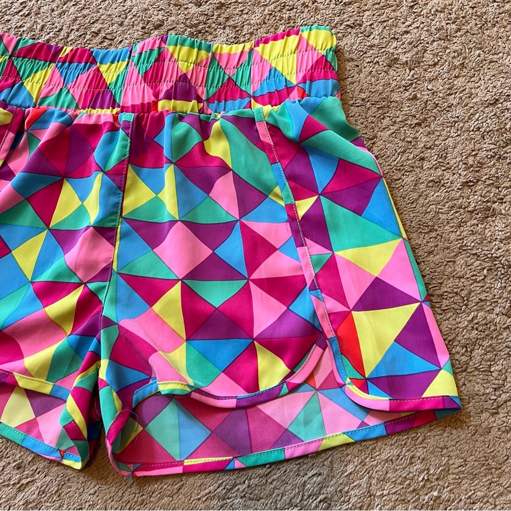 Colorful Geometric Patterned Shorts - Picture 3 of 8
